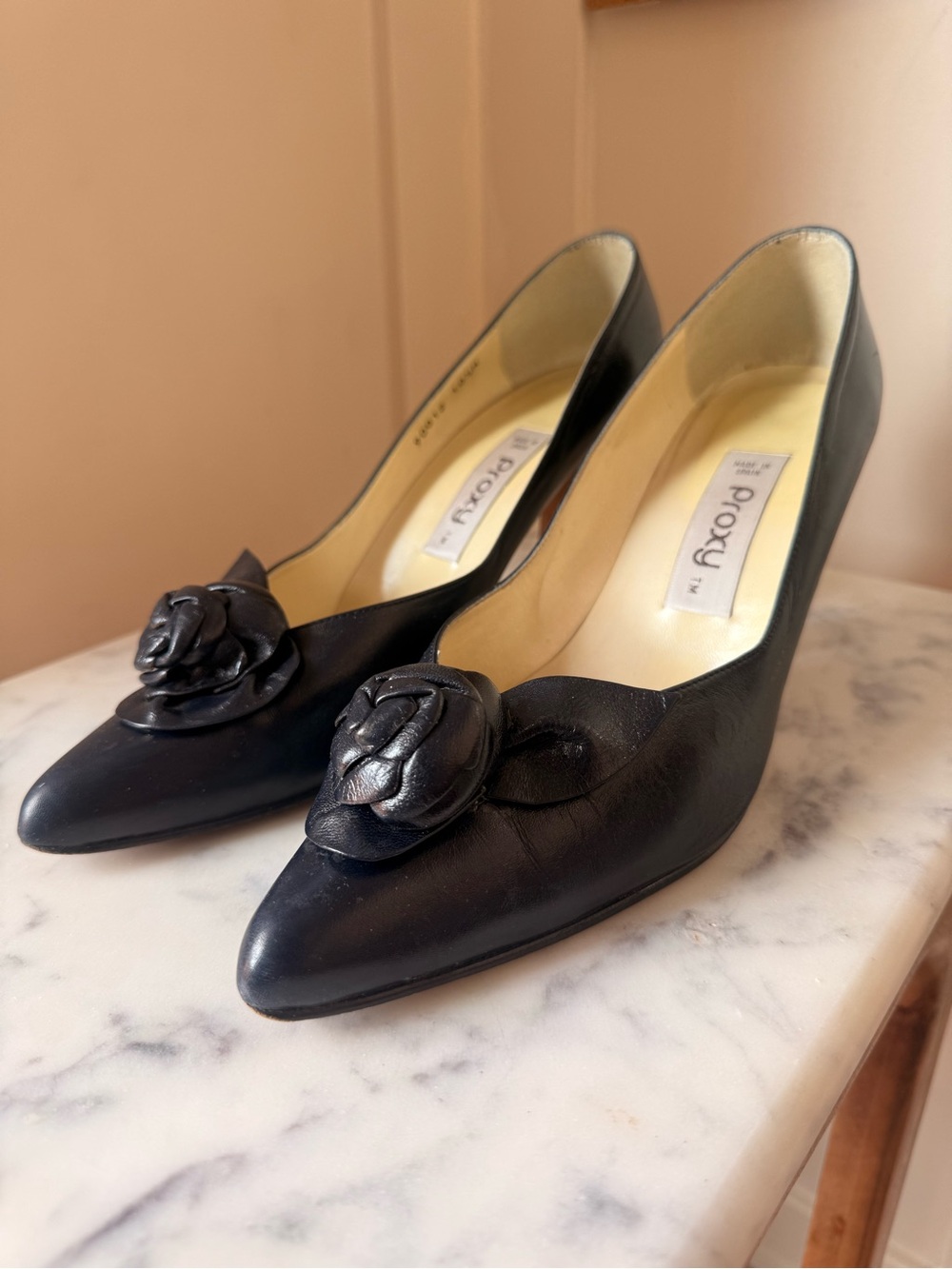 Vintage Proxy Black Pointed-Toe Pumps with Leather Flower